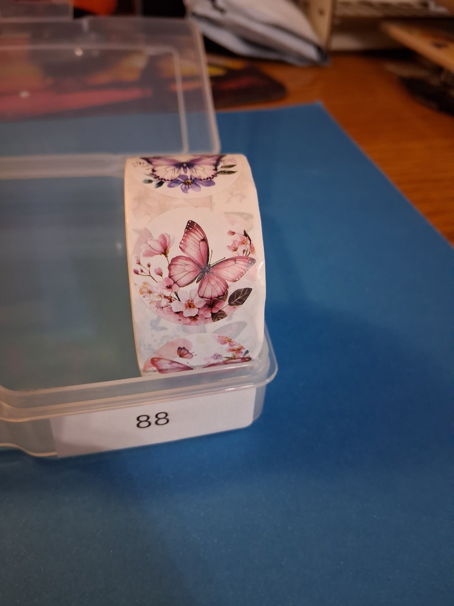 Addon — 88A Butterfly Sticker Roll (circle stickers)